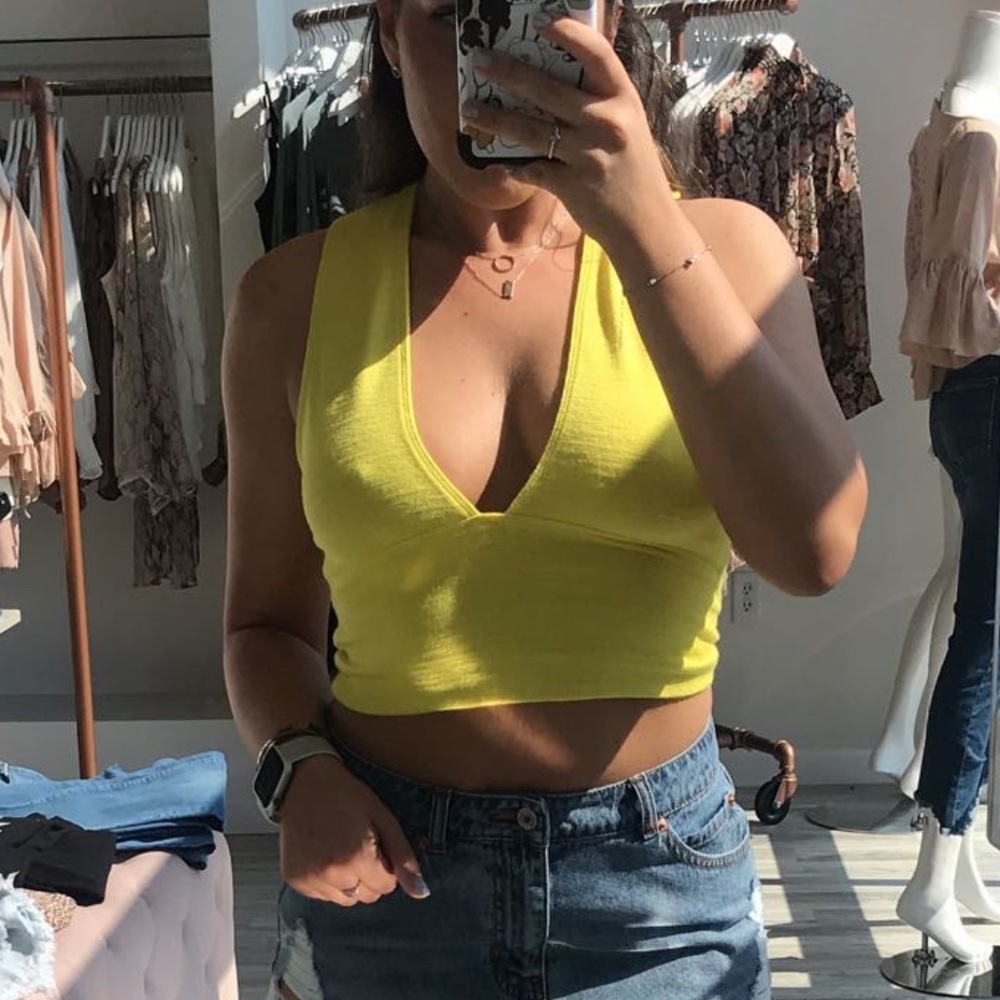 Wilfred Free Deep V Crop tank